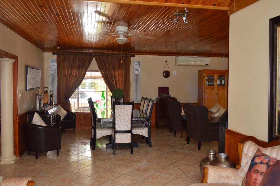 4 Bedroom Property for Sale in Flamwood North West